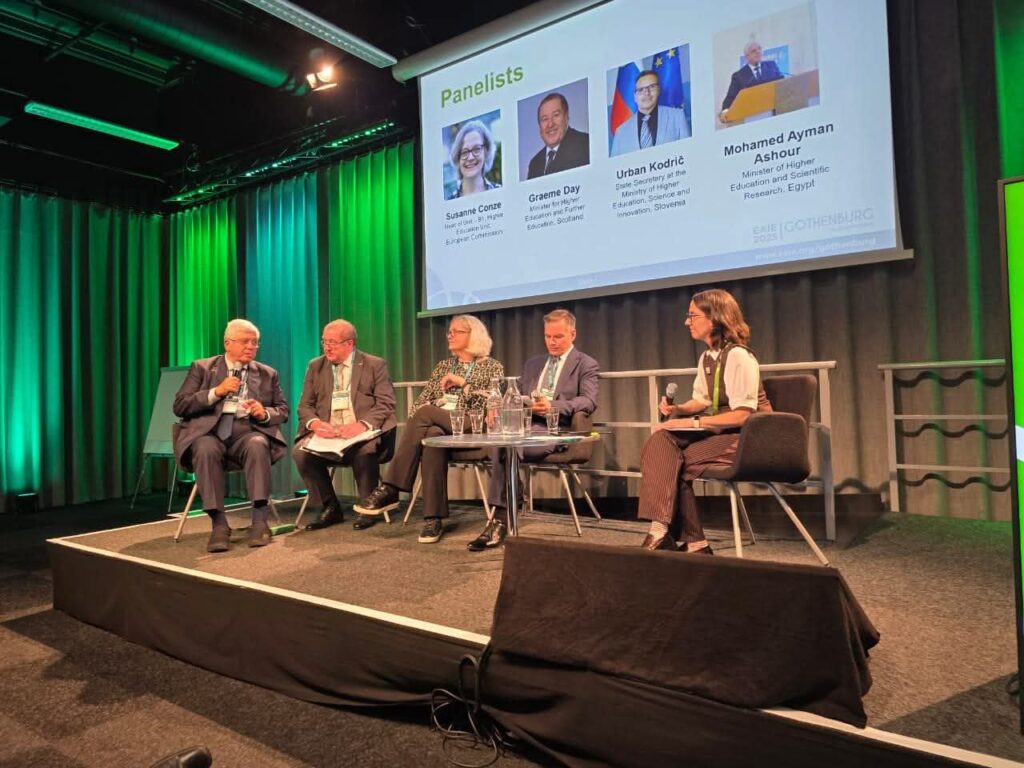 fb_img_17575813818655055363384268092159-1024x768 مصر تشارك كأول دولة خارج اتحاد الجامعات الأوروبية في ورشة عمل "تدويل التعليم العالي" بالمعرض الأوروبي الدولي (EAIE 2025) بالسويد