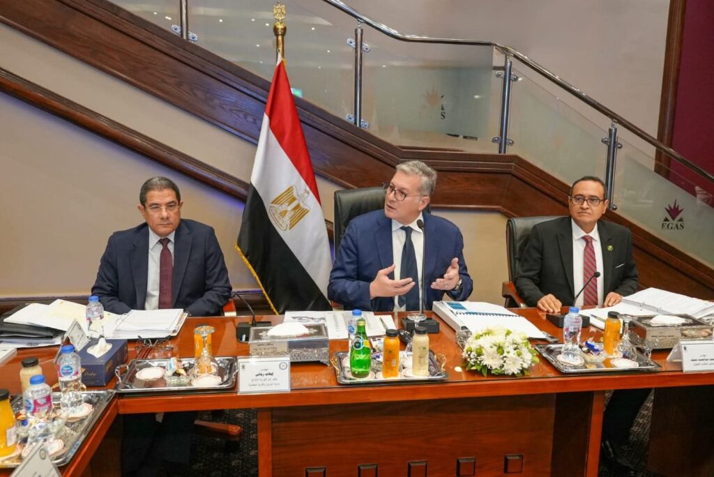 fb_img_17575997746022901789160689886959-1024x684 وزير البترول يترأس اجتماع الجمعية العامة للشركة المصرية القابضة للغازات الطبيعية إيجاس لاستعراض واعتماد نتائج أعمال الأنشطة الرئيسية للغاز الطبيعي عن العام المالي 2025/2024