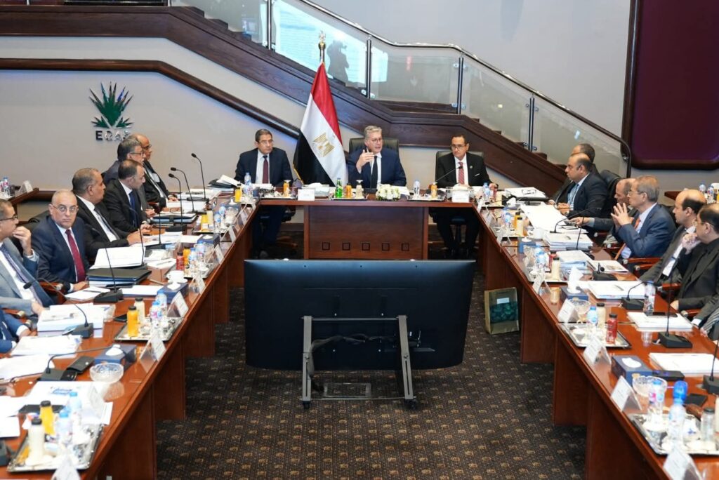 fb_img_17575997773712971854394777435094-1024x684 وزير البترول يترأس اجتماع الجمعية العامة للشركة المصرية القابضة للغازات الطبيعية إيجاس لاستعراض واعتماد نتائج أعمال الأنشطة الرئيسية للغاز الطبيعي عن العام المالي 2025/2024