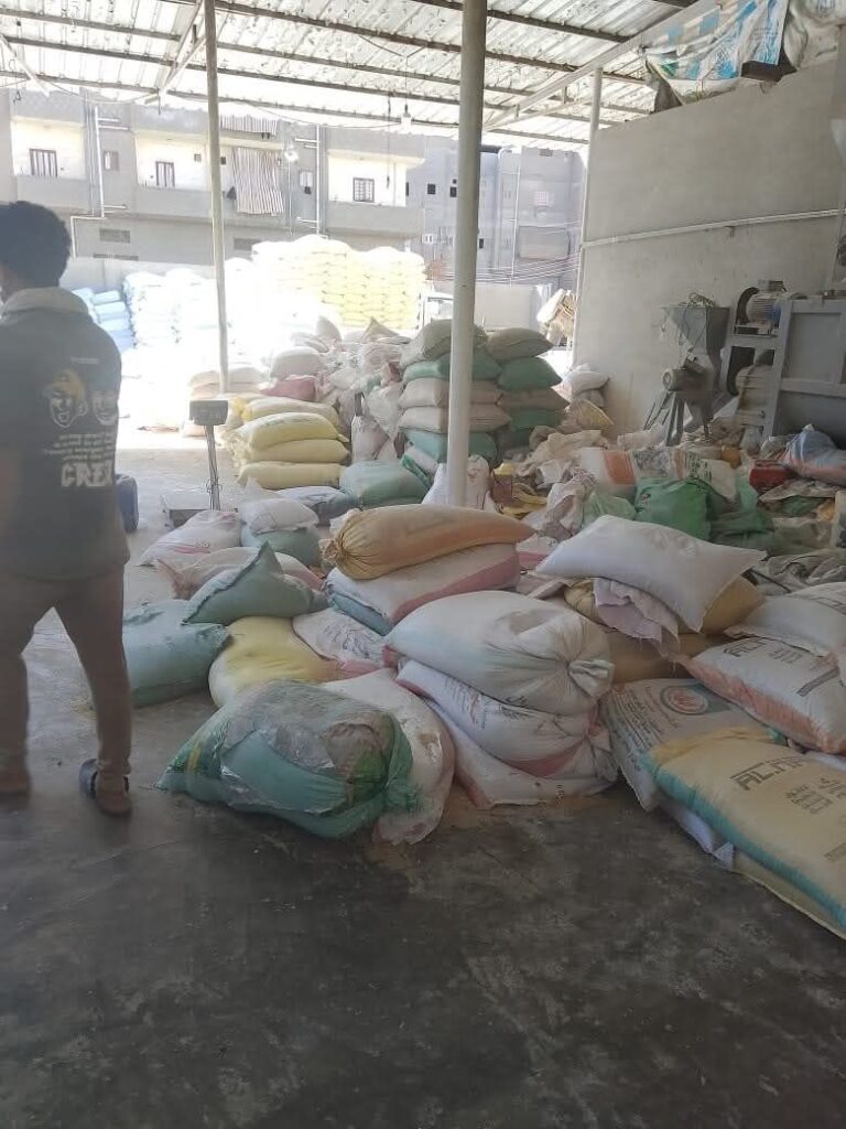 fb_img_17576631595552746965197538057473-768x1024 الزراعة" تضرب بيد من حديد لمكافحة الغش والاحتكار في الأعلاف.. ضبط 59 طنًا مجهولة المصدر وإضافات غير صالحة في 3 محافظات