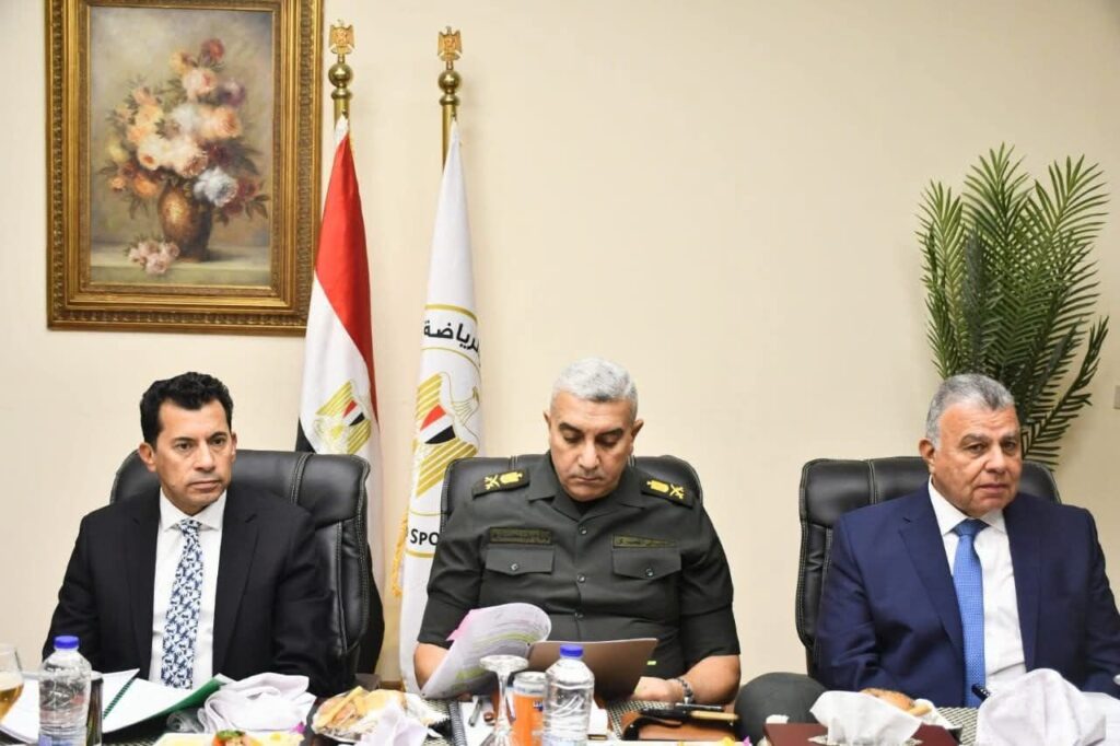 fb_img_17576633523905426791168339432784-1024x682 خلال اجتماعه مع مجلس الإدارة…وزير الشباب والرياضة يبحث الفرص الاستثمارية وتطوير الأداء المالي والإداري لاستاد القاهرة