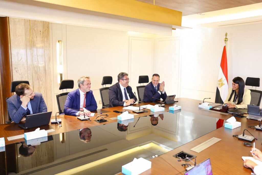 fb_img_17578442865728840227356576178510-1024x683 وزيرة التخطيط والتنمية الاقتصادية والتعاون الدولي تستعرض تطور مسار الإصلاح الاقتصادي في مصر خلال لقاء وفد مؤسسة ستاندارد آند بورز الدولية للتصنيف الائتماني