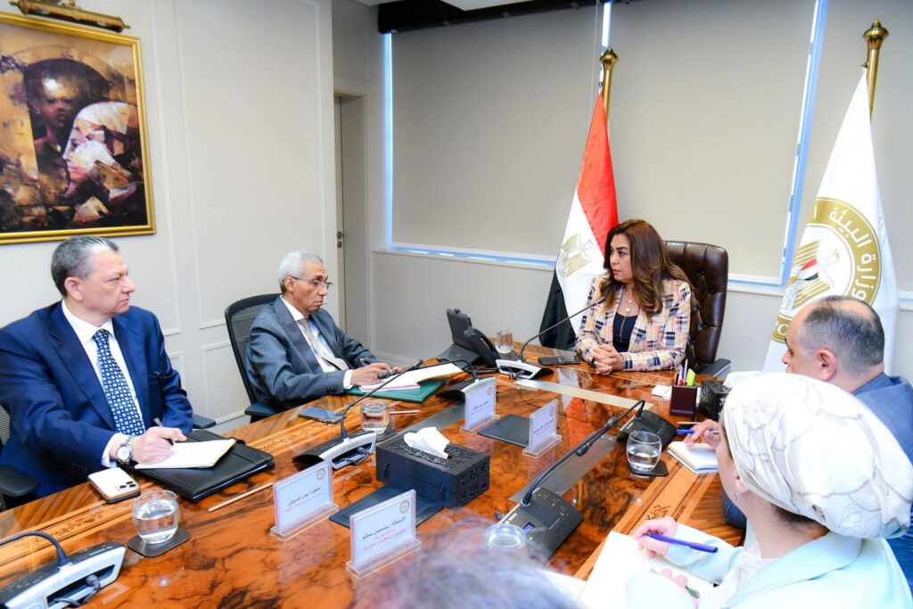 fb_img_17578443683111019507886704536642-1024x683 استكمالًا لسلسلة اجتماعاتها لمناقشة الجوانب البيئية للمتحف المصري الكبير:● وزيرة التنمية المحلية والقائم بأعمال وزير البيئة تلتقي ممثلى الجهات المنظمة لإحتفالية الإفتتاح الرسمى للمتحف المصرى الكبير