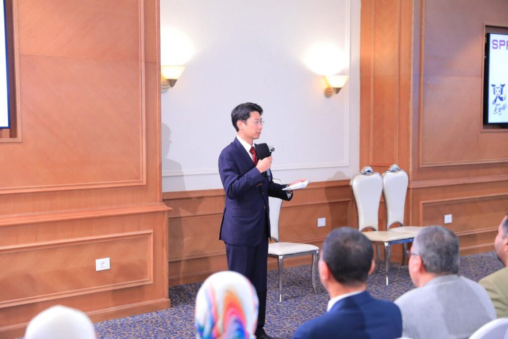 fb_img_17579486850696703399166548893290-1024x683 وزير التربية والتعليم يشهد إطلاق أولى تدريبات مادة البرمجة والذكاء الاصطناعي لمعلمي الحاسب الآلي "المرحلة الثانوية"