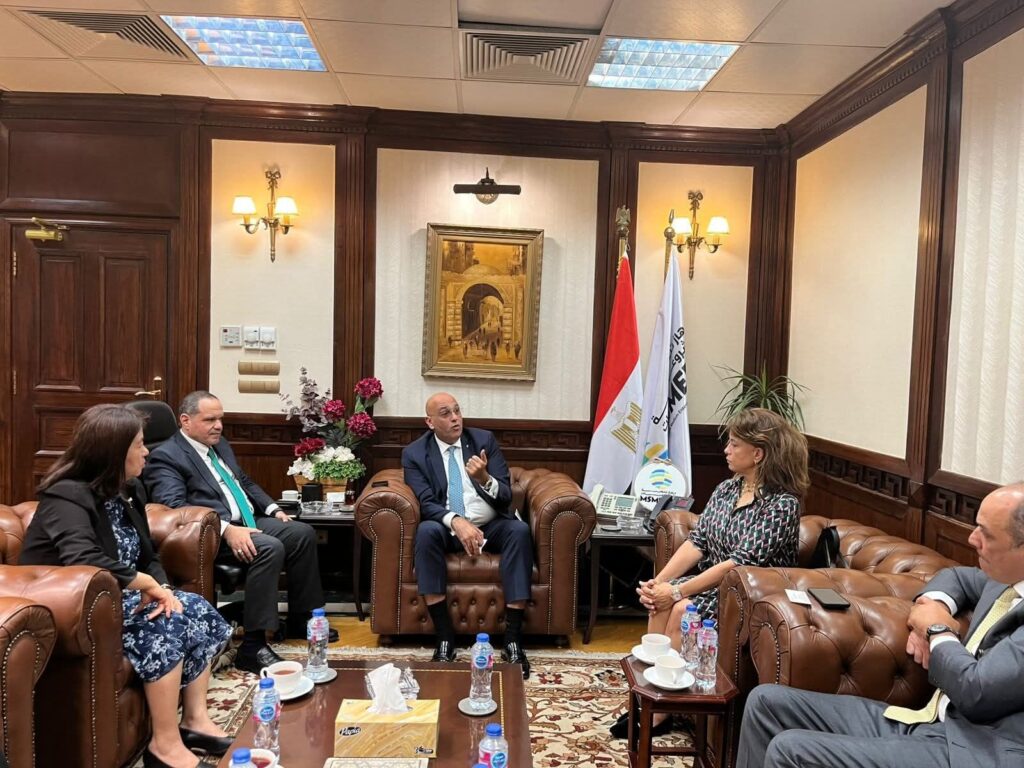 fb_img_17581859270024335380940950835840-1024x768 الرئيس التنفيذي لجهاز تنمية المشروعات يستقبل مسئولي البنك الأوروبي لإعادة الإعمار والتنمية (EBRD) لبحث سبل التعاون في البرامج التنموية الخاصة بالمشروعات المتوسطة و الصغيرة و متناهية الصغر