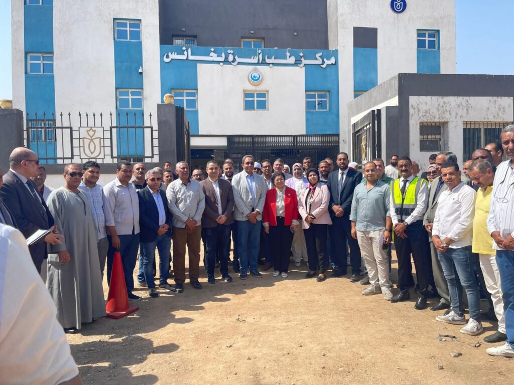 fb_img_17581860546185587310900731410619-1024x768 نائب وزير الصحة تتفقد وحدة طب الأسرة ومركز تنمية الأسرة بقرية بخانس بقنا وتشارك في لقاء مجتمعي حول تنمية الأسرة وحقوق الأطفال