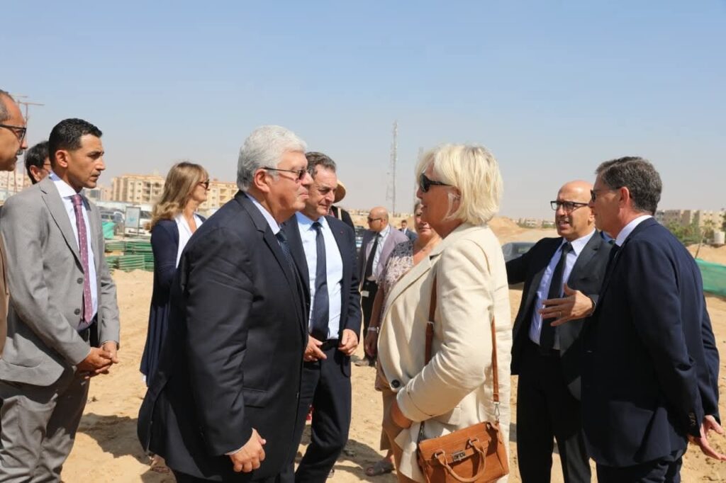 fb_img_17582703960998315871026198957096-1024x682 وزير التعليم العالي يبحث مع وفد مجلس الشيوخ الفرنسي والسفير الفرنسي سبل تعزيز التعاون الأكاديمي والبحثي