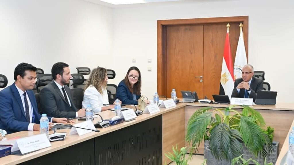fb_img_17582709934987943255713218477596-1024x576 الدكتور سويلم يلتقي مدير البنية التحتية المستدامة ببنك التنمية والإعمار الأوروبي للتباحث حول سُبل تعزيز التعاون بين الوزارة والبنك في مجال المياه