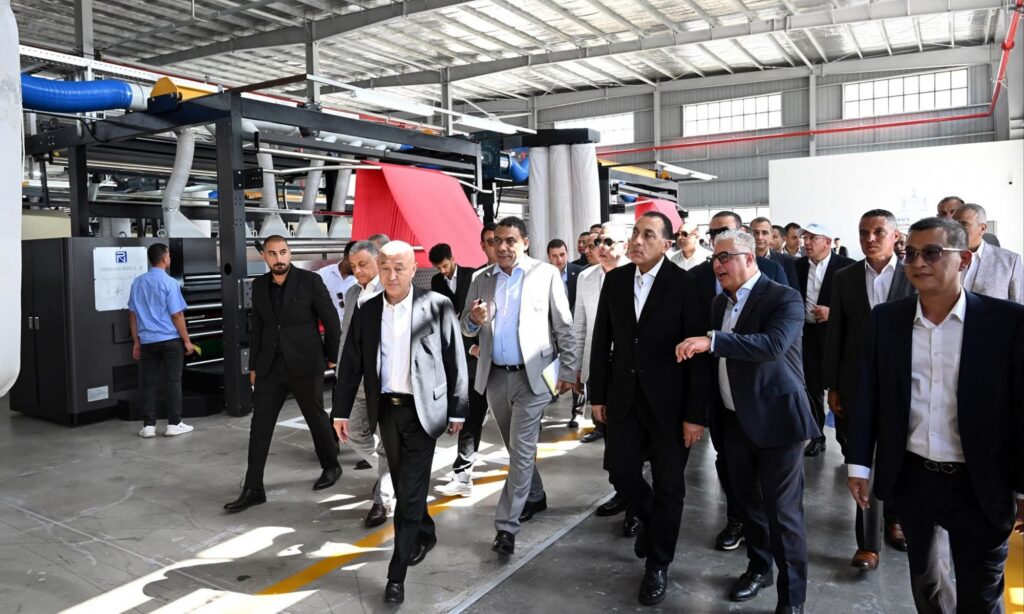 fb_img_17583622814615454181071449282619-1024x614 في أثناء جولته اليوم لافتتاح وتفقد عددٍ من المشروعات بالمنطقة الصناعية بالقنطرة غرب: