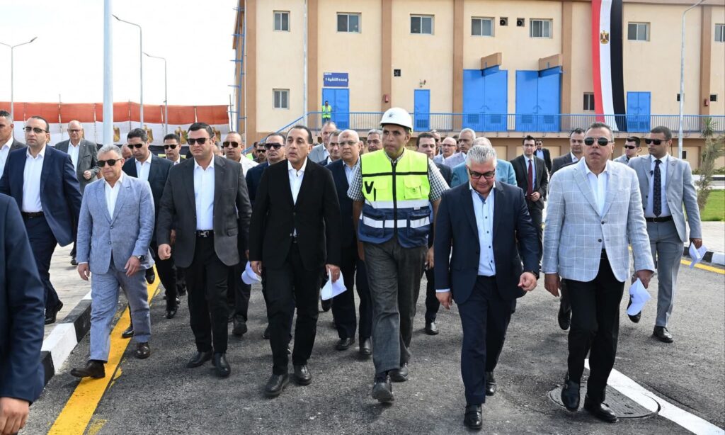 fb_img_17583626410986628276958904689587-1024x614 خلال جولته اليوم لإفتتاح وتفقد عددٍ من المشروعات بالمنطقة الصناعية بالقنطرة غرب: