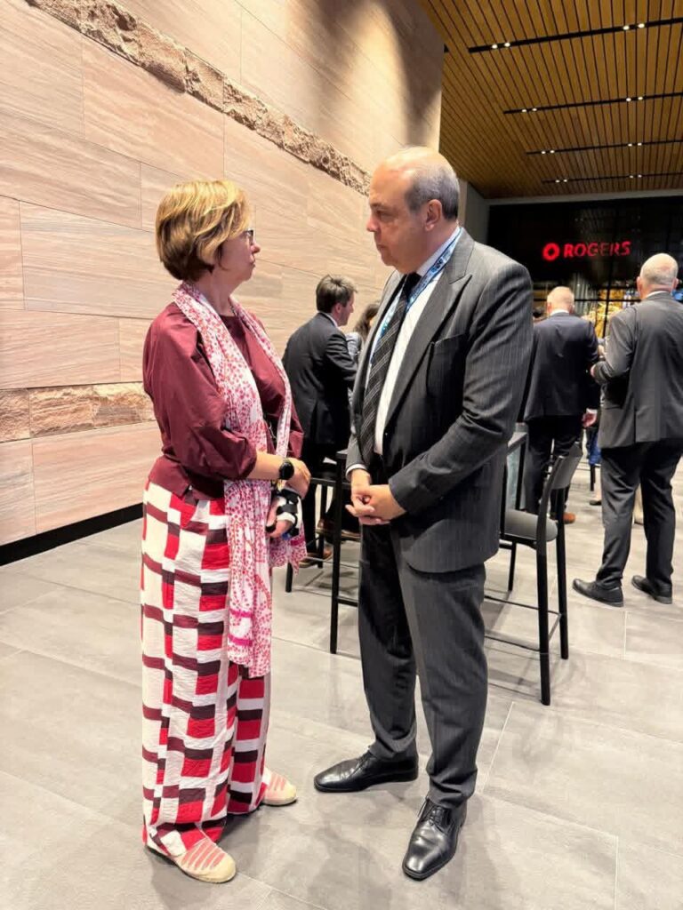 fb_img_17586151402876376878110356506728-768x1024 وزير الطيران المدني يشارك في اجتماعات الدورة الـ42 للجمعية العمومية لمنظمة الإيكاو بمونتريال