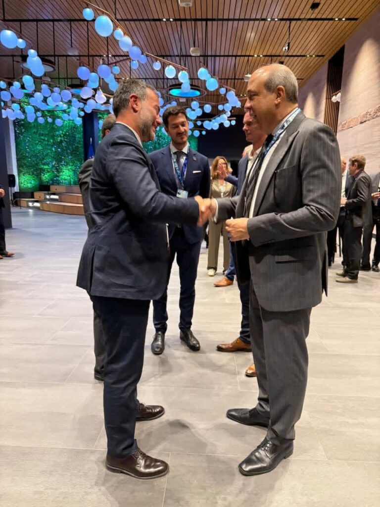 fb_img_17586151419185847203426655661048-768x1024 وزير الطيران المدني يشارك في اجتماعات الدورة الـ42 للجمعية العمومية لمنظمة الإيكاو بمونتريال