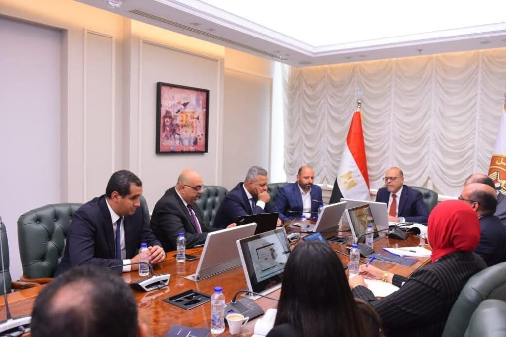 fb_img_17587223094479021597360468519110-1024x683 وزير العمل يلتقي وفدًا من شركة " eSpace " المتخصصة في تكنولوجيا المعلومات