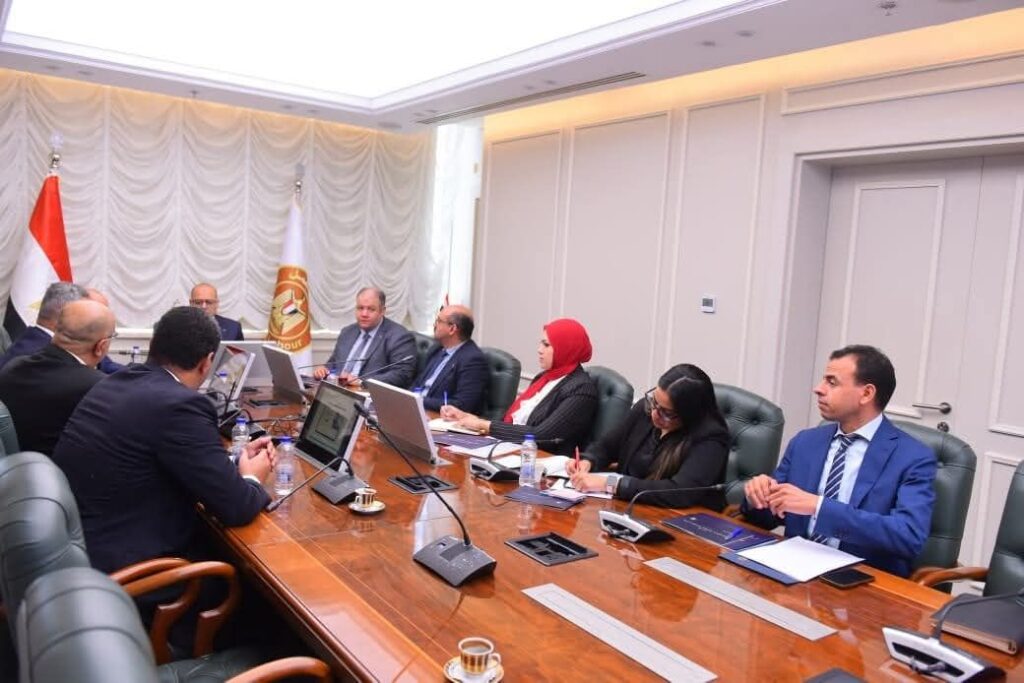 fb_img_17587223111362340781372478288718-1024x683 وزير العمل يلتقي وفدًا من شركة " eSpace " المتخصصة في تكنولوجيا المعلومات