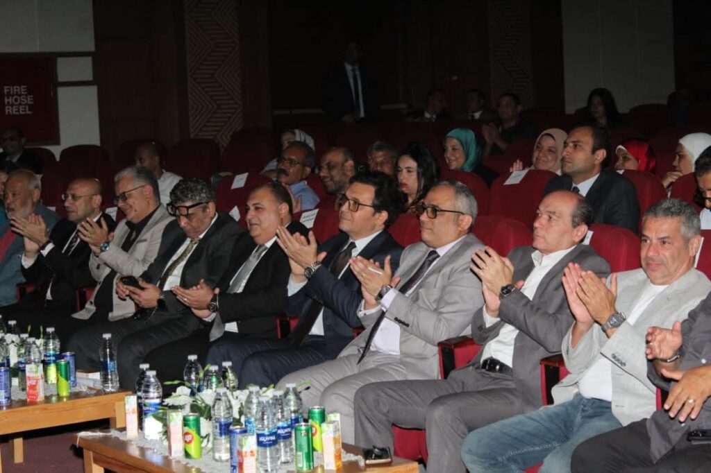 fb_img_17587225147755780736623569734521-1024x682 وزير الثقافة يشهد احتفالية تدشين مشروع “صُنّاع المهارة” لتعزيز دور قصور الثقافة كمنصات للتدريب والتأهيل ونقل الخبرات