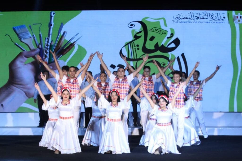 fb_img_17587225163361167871498776472202-1024x682 وزير الثقافة يشهد احتفالية تدشين مشروع “صُنّاع المهارة” لتعزيز دور قصور الثقافة كمنصات للتدريب والتأهيل ونقل الخبرات