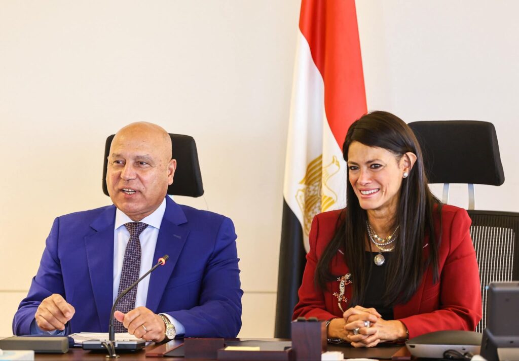 fb_img_17587225977749035797069217678731-1024x713 وزير الصناعة والنقل يوقع مع الممثل الرئيسي لمكتب الجايكا بالقاهرة الاتفاقية التمويلية الخاصة بالشريحة الرابعة من المرحلة الأولى للخط الرابع لمترو أنفاق القاهرة الكبرى