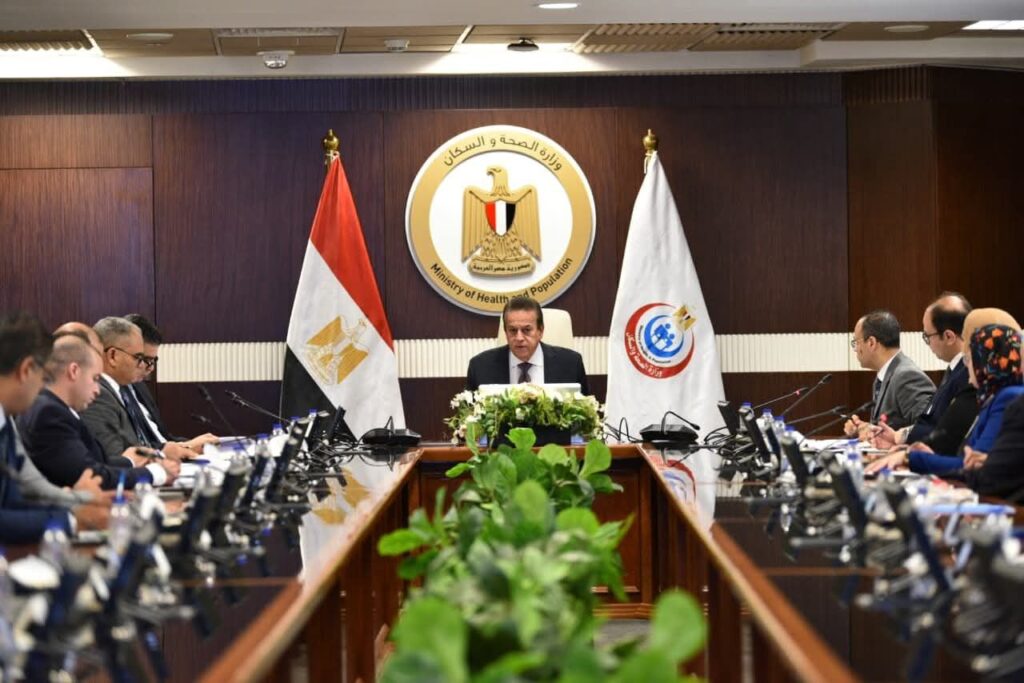 fb_img_17587227775264293381139741641665-1024x683 نائب رئيس مجلس الوزراء ووزير الصحة يترأس اجتماعًا لمراجعة مخزون الأدوية والمستلزمات الطبية بمخازن الوزارة