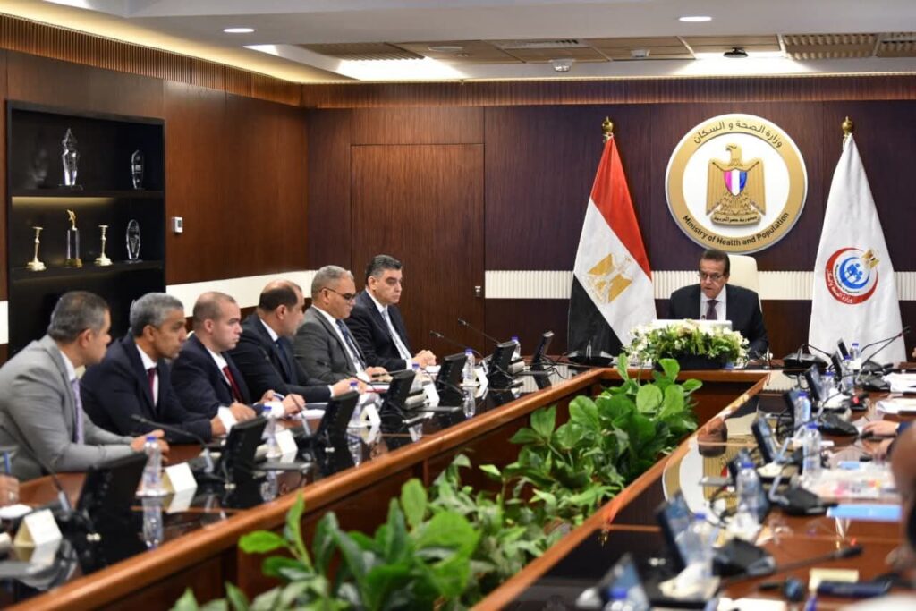 fb_img_17587227794763749142222651123472-1024x683 نائب رئيس مجلس الوزراء ووزير الصحة يترأس اجتماعًا لمراجعة مخزون الأدوية والمستلزمات الطبية بمخازن الوزارة