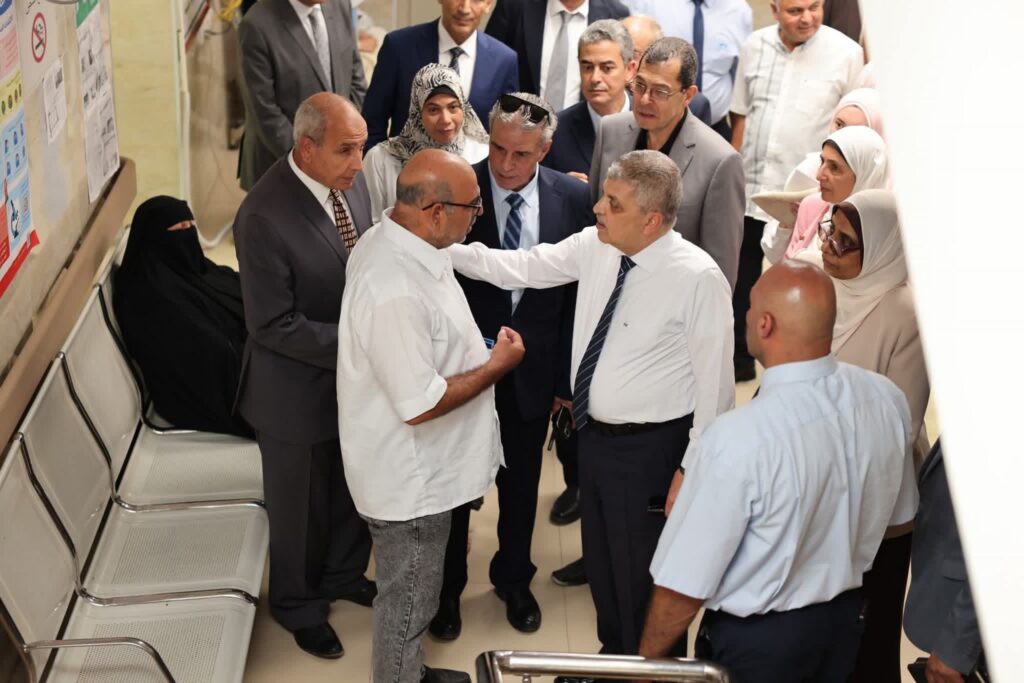 fb_img_17587228736953365043581851275939-1024x683 خلال جولته التفقدية بعدد من مواقع الهيئة بالسويس..● الفريق أسامة ربيع يتفقد شركة ترسانة السويس البحرية... ويوجه بدراسة شاملة لمخطط تطوير الشركة وتعزيز قدراتها