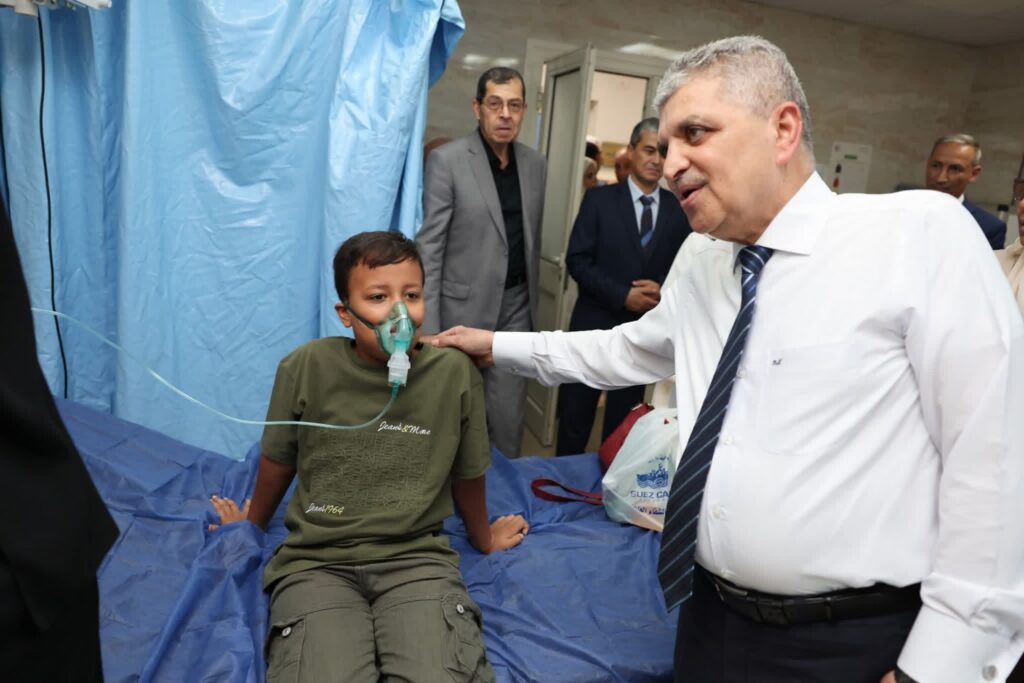 fb_img_17587228755432425648879224614477-1024x683 خلال جولته التفقدية بعدد من مواقع الهيئة بالسويس..● الفريق أسامة ربيع يتفقد شركة ترسانة السويس البحرية... ويوجه بدراسة شاملة لمخطط تطوير الشركة وتعزيز قدراتها