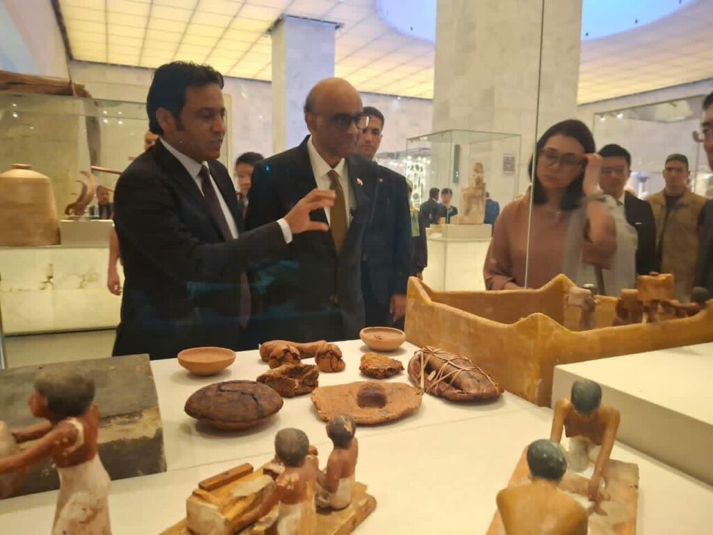 fb_img_17587231293075288298092369262107-1024x768 رئيس جمهورية سنغافورة يزور المتحف القومي للحضارة المصرية