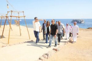 fb_img_1758723221562246071156460988183-300x200 وزيرة التنمية المحلية والقائم بأعمال وزير البيئة توجه بسرعة التفعيل الكامل لمنظومة التحصيل الإلكتروني