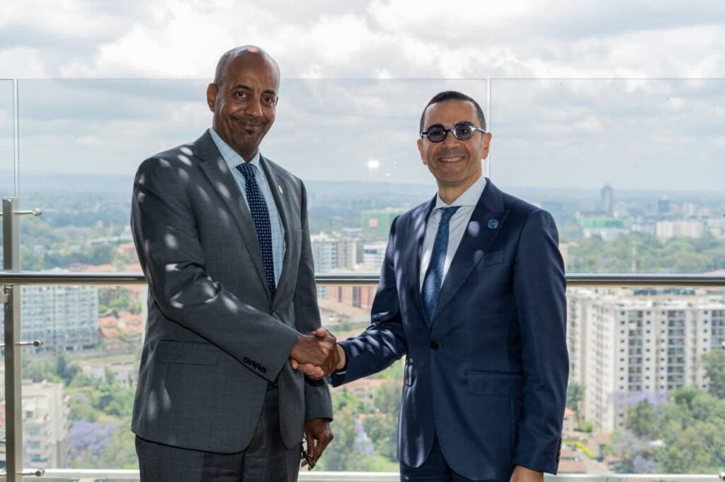 fb_img_175994535830630859059389221212-1024x682 وزير الاستثمار والتجارة الخارجية يبحث مع رئيس مجموعة بنك التجارة والتنمية التابع للكوميسا فرص تعزيز التجارة البينية في اطار الكوميسا