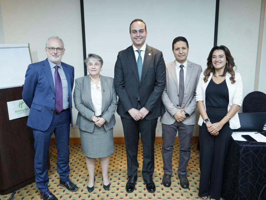 fb_img_1760006297075147858352349560711-1024x768 رئيس هيئة الرعاية الصحية يختتم ورشة عمل النسخة النهائية من استراتيجية الهيئة 2025–2032 بعد عام ونصف من العمل الجاد والتعاون الدولي المثمر لتطوير نموذج صحي مستدام بمعايير عالمية