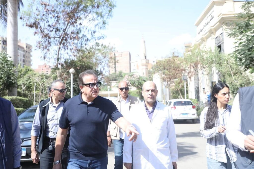 fb_img_17600063607131489718980970400442-1024x682 نائب رئيس مجلس الوزراء ووزير الصحة يجري جولة تفقدية مفاجئة لمستشفى جراحات اليوم الواحد بحي المرج ويوجه بتعزيز الفرق الطبية ورفع كفاءة المنشأة