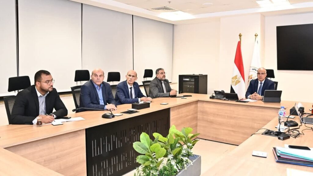 fb_img_17600909904663750184172312955157-1024x576 الدكتور سويلم يتابع مجهودات إزالة التعديات على نهر النيل وفرعيه في إطار "مشروع ضبط النيل"