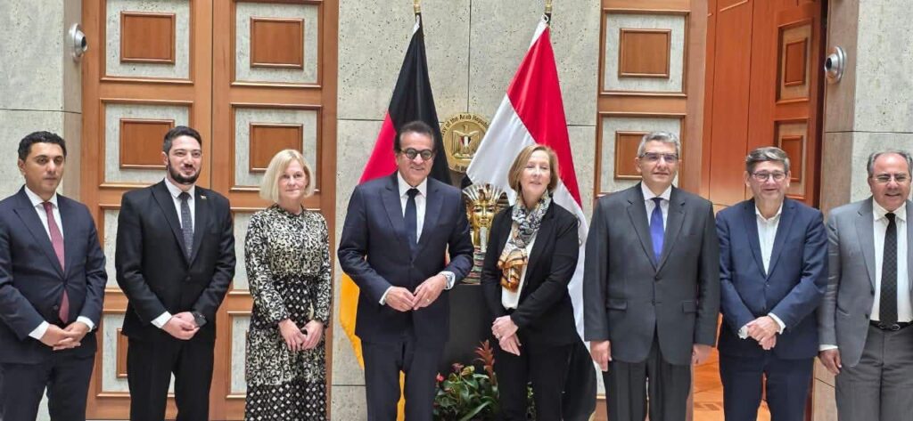 fb_img_17602042919267493952348016911437-1024x473 نائب رئيس الوزراء ووزير الصحة يبحث مع منظمة «فريدنزدورف» الدولية تعزيز الدعم الطبي والإنساني للأطفال المتضررين من الحروب