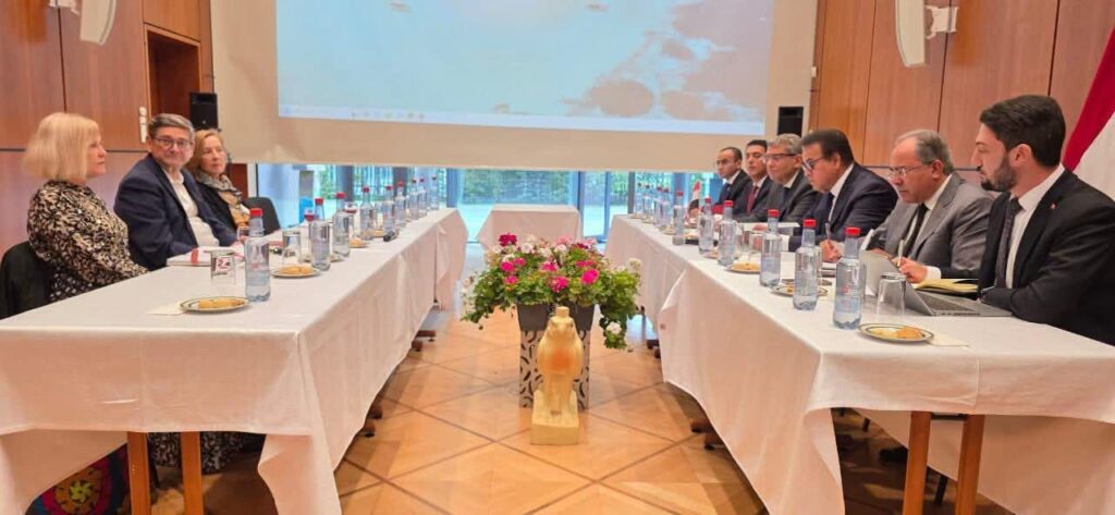 fb_img_17602043008953038481533671217303-1024x473 نائب رئيس الوزراء ووزير الصحة يبحث مع منظمة «فريدنزدورف» الدولية تعزيز الدعم الطبي والإنساني للأطفال المتضررين من الحروب