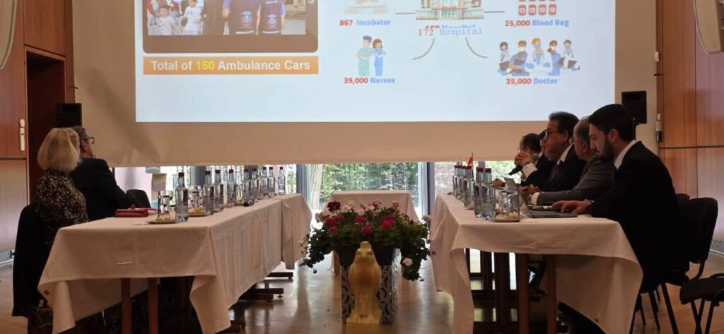 fb_img_17602043090375740877079837432542-1024x473 نائب رئيس الوزراء ووزير الصحة يبحث مع منظمة «فريدنزدورف» الدولية تعزيز الدعم الطبي والإنساني للأطفال المتضررين من الحروب