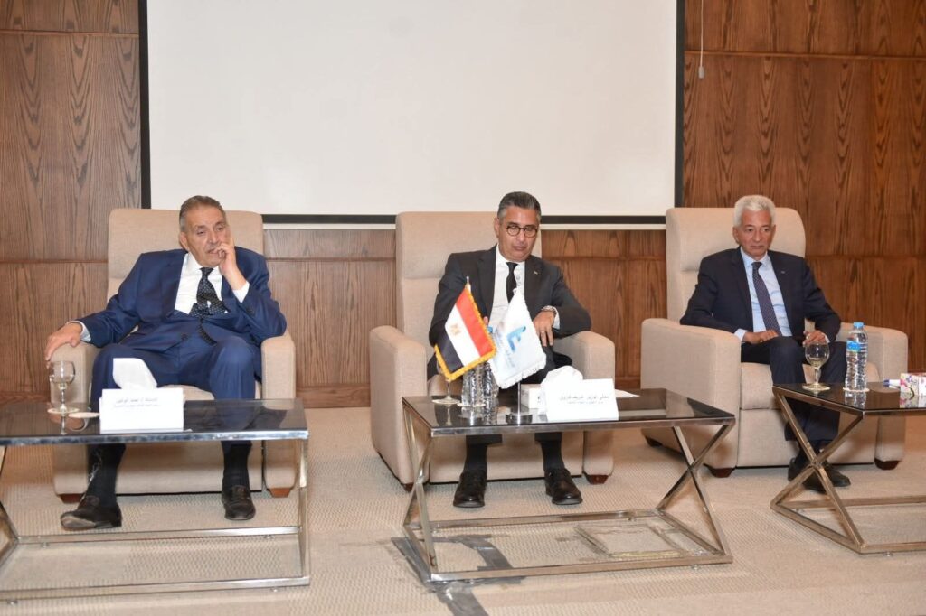 fb_img_17603524678957917484109738549634-1024x682 الدكتور شريف فاروق وزير التموين والتجارة الداخلية يجتمع مع رئيس الاتحاد العام للغرف التجارية وكبار المنتجين والسلاسل التجارية لبحث آليات ضبط الأسواق وتوافر السلع