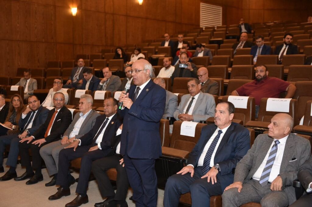 fb_img_17603524709222360352198903067136-1024x682 الدكتور شريف فاروق وزير التموين والتجارة الداخلية يجتمع مع رئيس الاتحاد العام للغرف التجارية وكبار المنتجين والسلاسل التجارية لبحث آليات ضبط الأسواق وتوافر السلع