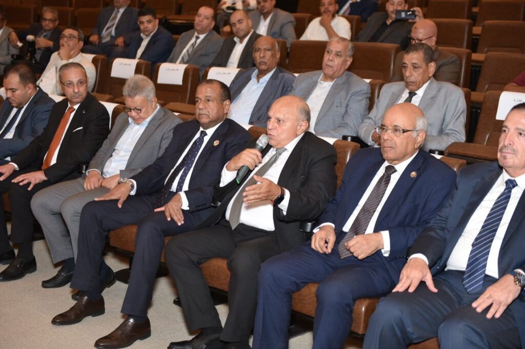 fb_img_17603524726648714587135558273257-1024x682 الدكتور شريف فاروق وزير التموين والتجارة الداخلية يجتمع مع رئيس الاتحاد العام للغرف التجارية وكبار المنتجين والسلاسل التجارية لبحث آليات ضبط الأسواق وتوافر السلع