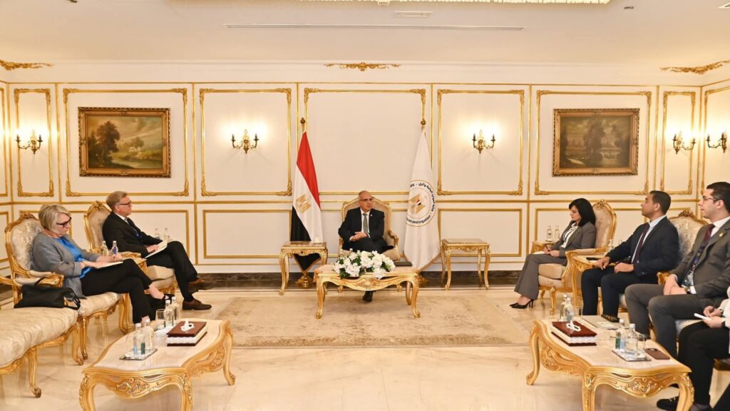 fb_img_17603526212552874256425911106812-1024x576 الدكتور سويلم يلتقي المبعوث الفنلندي للمياه ضمن فعاليات "أسبوع القاهرة الثامن للمياه"