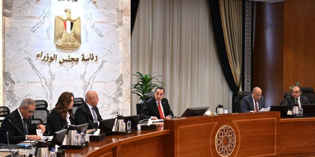 fb_img_17603535460274332607325955221888-1024x512 رئيس الوزراء يُتابع جهود تنفيذ الإجراءات الخاصة بخفض الانبعاثات والتحول الأخضر المُستدام