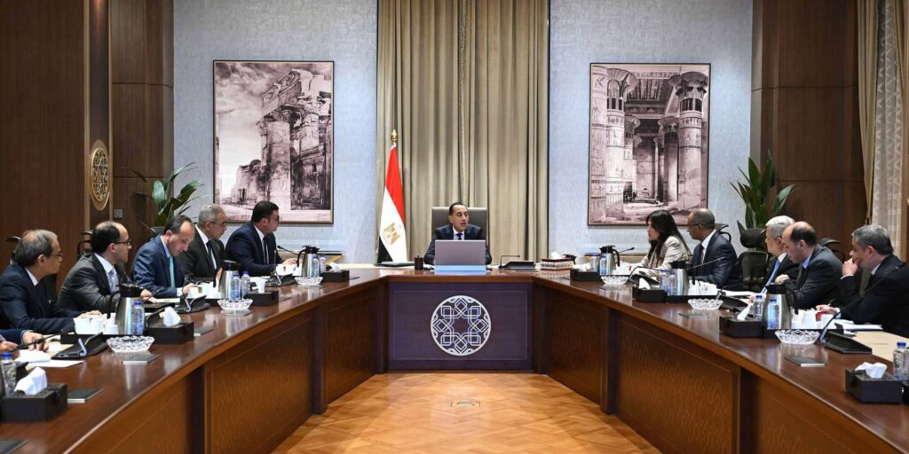 fb_img_1760354238982502617109830896325-1024x512 رئيس الوزراء يتابع موقف تنفيذ وتشغيل محطات تحلية المياه في شمال سيناء