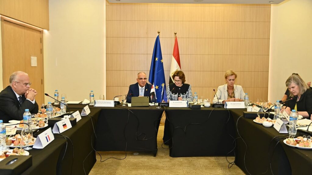 fb_img_17603543610767738709328028958905-1024x576 عقد جلسة "الحوار الاستراتيجي بين مصر والاتحاد الأوروبي" برئاسة الدكتور سويلم ومفوضة الاتحاد الأوروبي ضمن فعاليات "أسبوع القاهرة الثامن للمياه"