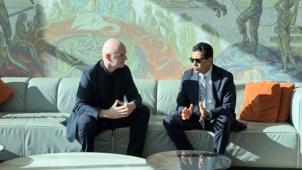 fb_img_17603563691786672811418406663189-1024x576 وزير الشباب والرياضة يلتقي إنفانتينو رئيس الاتحاد الدولي لكرة القدم على هامش حضوره مؤتمر السلام بشرم الشيخ*