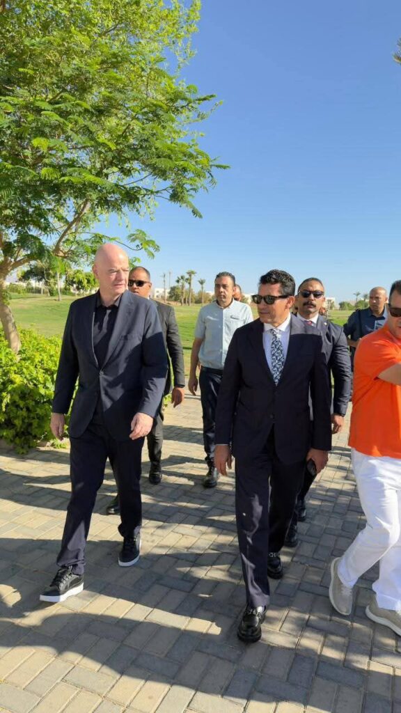 fb_img_17603563740828866320658721255958-576x1024 وزير الشباب والرياضة يلتقي إنفانتينو رئيس الاتحاد الدولي لكرة القدم على هامش حضوره مؤتمر السلام بشرم الشيخ*