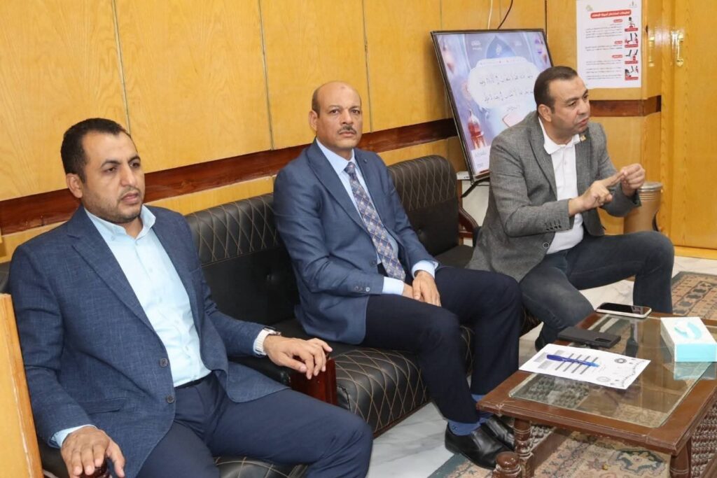 fb_img_17603566160685424455589171019662-1024x683 تنفيذًا لتوجيهات مجلس جامعة الأزهر...كلية اللغة العربية بأسيوط تعقد المجلس الطلابي الأول للاستماع إلى الطلاب وتلبية متطلباتهم