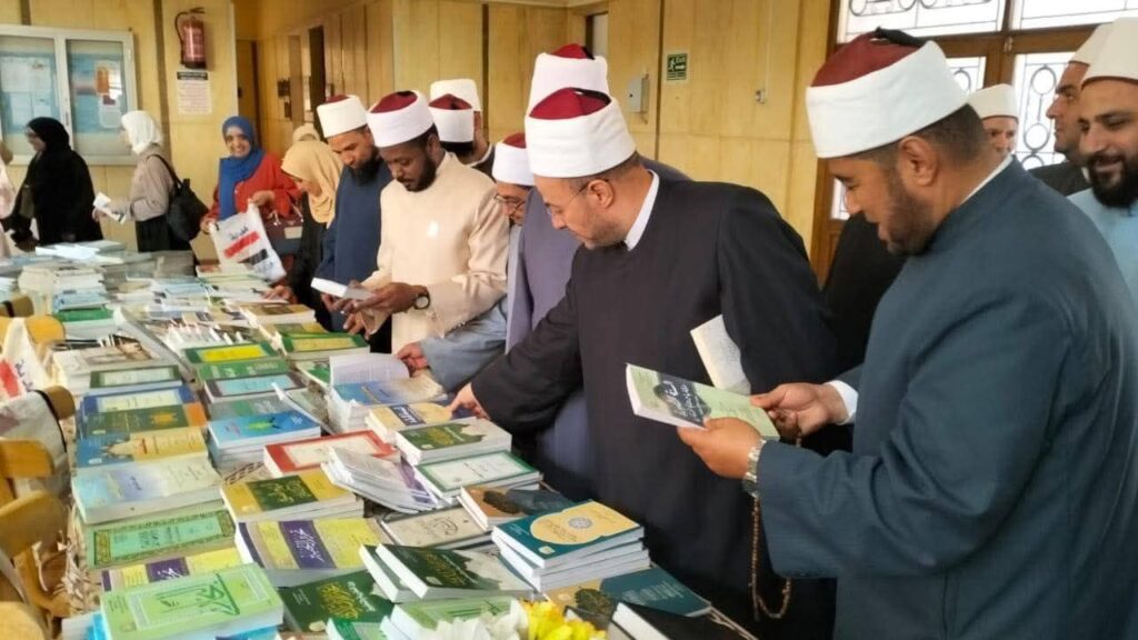 fb_img_17603568490195847869139921172510-1024x576 المجلس الأعلى للشئون الإسلامية يفتتح معرض الكتاب بكلية الدراسات الإسلامية والعربية بنات بالإسكندرية