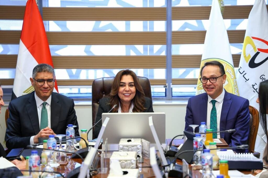 fb_img_17603805739318862854688577221866-1024x682 وزيرة التنمية المحلية تبحث مع محافظ الجيزة ورئيس مجلس أمناء الجامعة الألمانية التعاون في مجال التطوير الحضري للمحافظة قبل افتتاح المتحف المصري الكبير