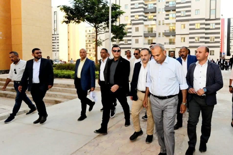 fb_img_17603808653836593905394884991139 في ختام جولتهما بعدد من المشروعات بالمحافظة:- وزير الإسكان ومحافظ أسيوط يتفقدان محطة تنقية مياه الشرب وأعمال الطرق والمحاور والممشى السياحي ومشروع "سكن كل المصريين" بمدينة أسيوط الجديدة