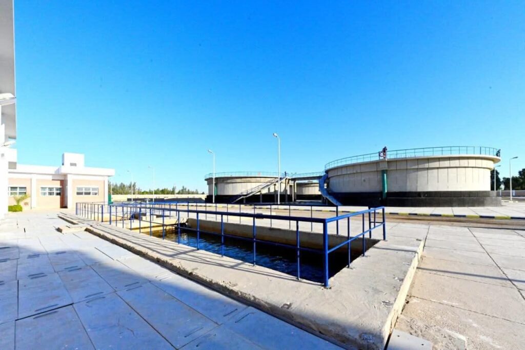 fb_img_17603808750773392996580557146311-1024x682 في ختام جولتهما بعدد من المشروعات بالمحافظة:- وزير الإسكان ومحافظ أسيوط يتفقدان محطة تنقية مياه الشرب وأعمال الطرق والمحاور والممشى السياحي ومشروع "سكن كل المصريين" بمدينة أسيوط الجديدة