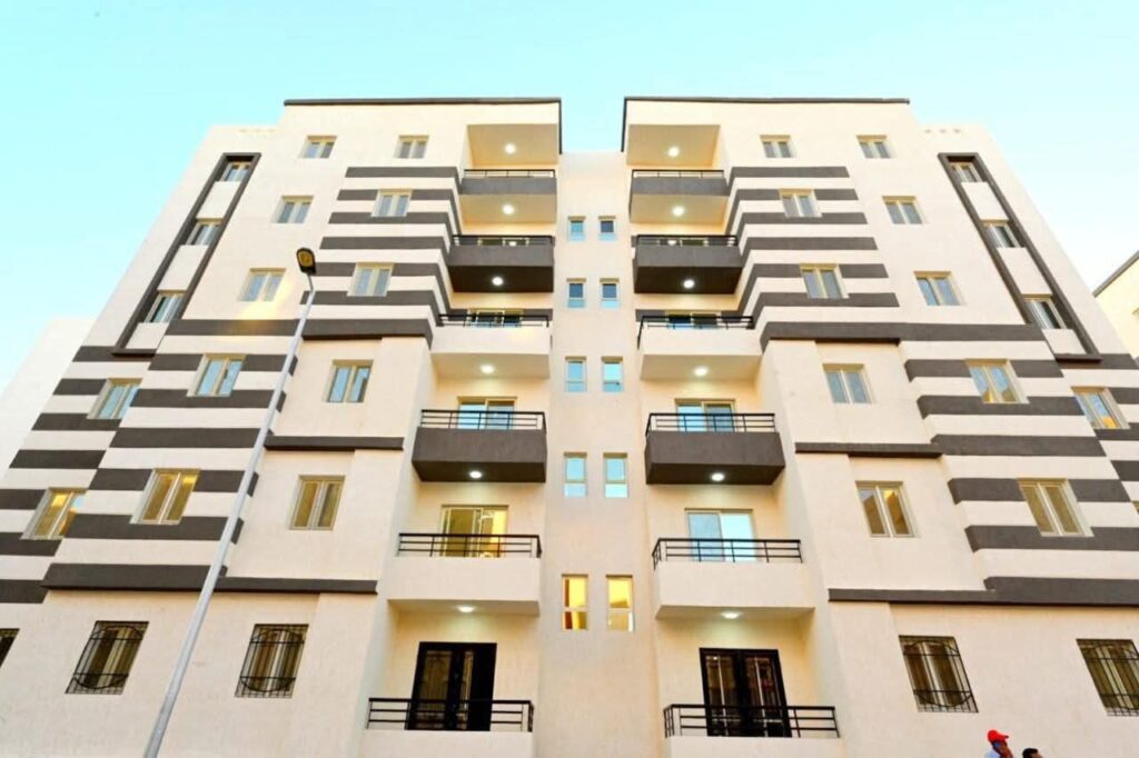 fb_img_17603808815083200406099860853077-1024x682 في ختام جولتهما بعدد من المشروعات بالمحافظة:- وزير الإسكان ومحافظ أسيوط يتفقدان محطة تنقية مياه الشرب وأعمال الطرق والمحاور والممشى السياحي ومشروع "سكن كل المصريين" بمدينة أسيوط الجديدة