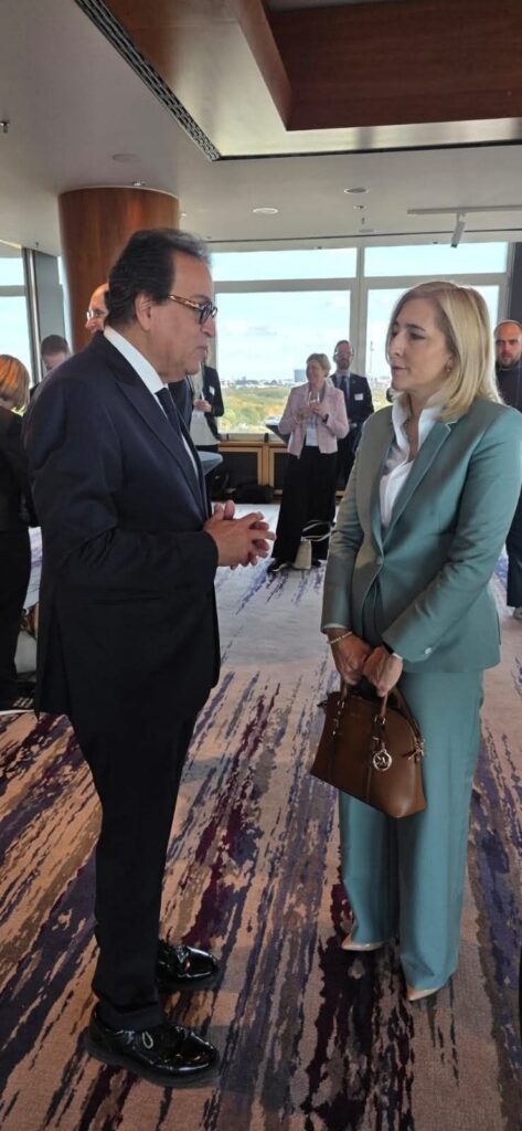 fb_img_17604325909965029505725971359524-473x1024 نائب رئيس مجلس الوزراء ووزير الصحة يبحث مع وزيرة الصحة الألمانية تعزيز التعاون المشترك